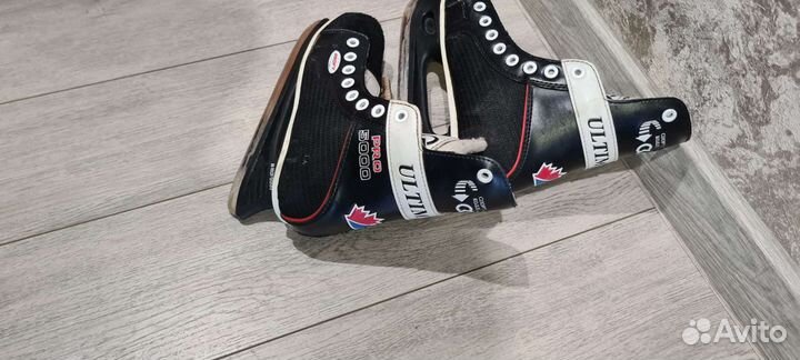 Коньки хоккейные