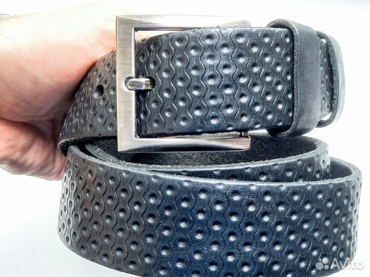 Мужской кожаный ремень черный