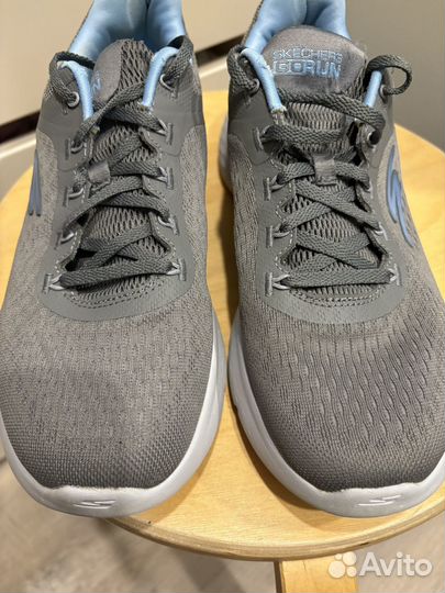 Кроссовки женские