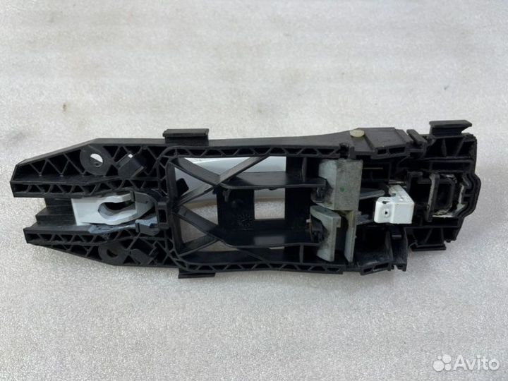 Ручка двери задняя левая Skoda Rapid 2016