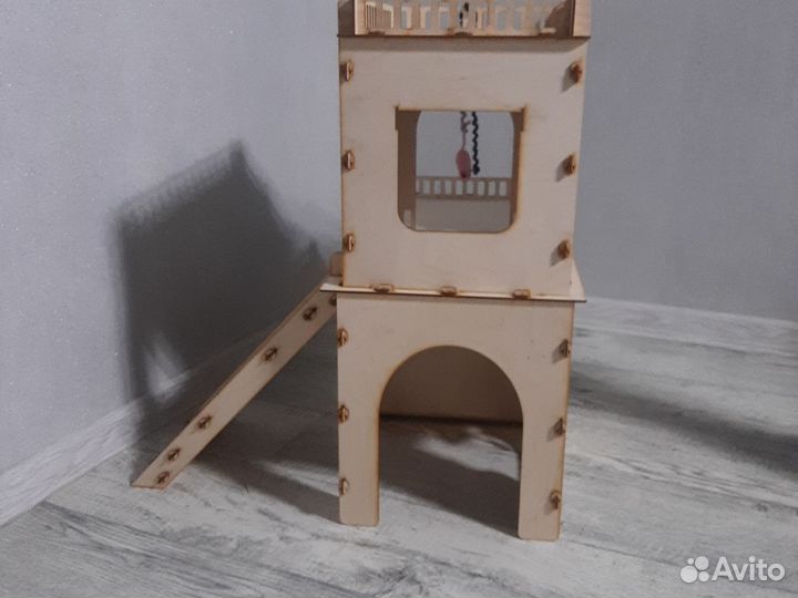 Когтеточка с домиком,новая