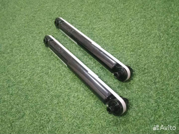 Задний амортизатор комплект Форд Фокус 2