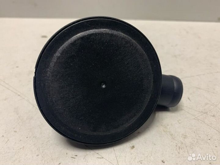 Клапан вентиляции картерных газов Volkswagen