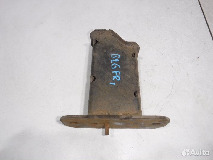 Кронштейн усилителя пер. бампера Pajero Sport Montero K9