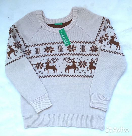 Теплый уютный бежевый свитер с оленями Benetton