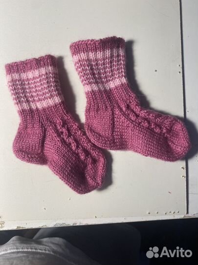 Маленькие вязаные носочки