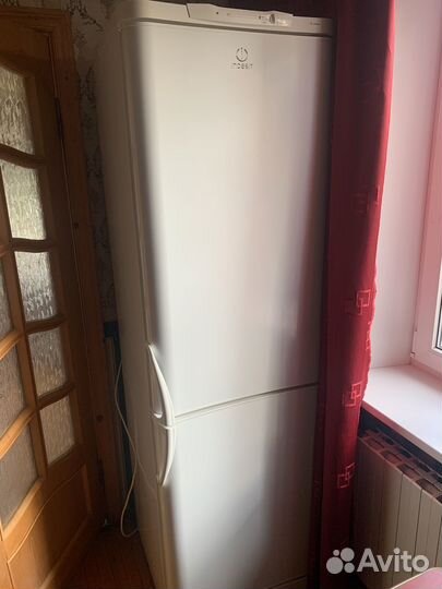 Холодильник indesit