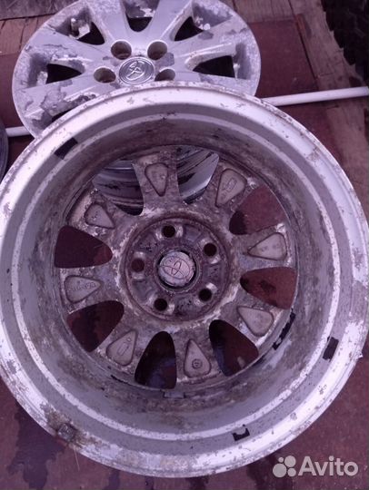 Продаю литые диски r16