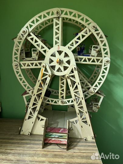 Деревянный конструктор колесо обозрения