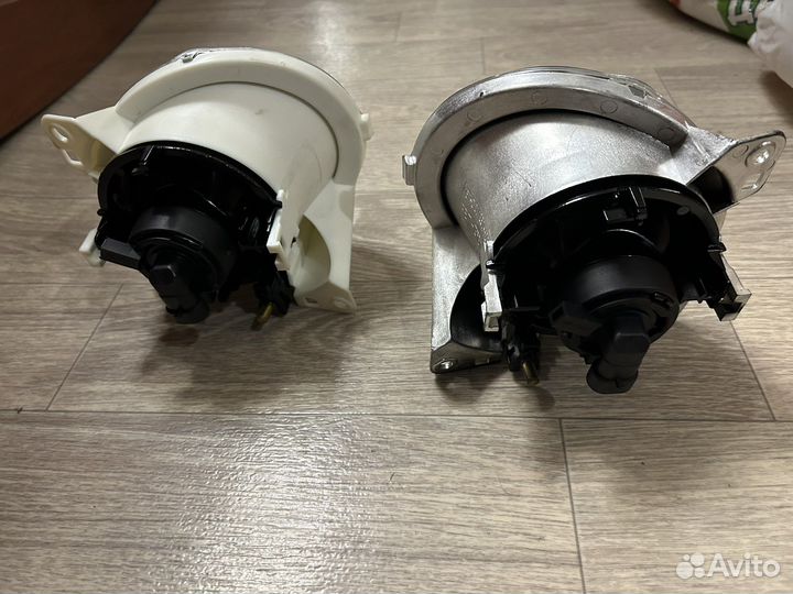 Противотуманные фары Scania 230 левая и правая