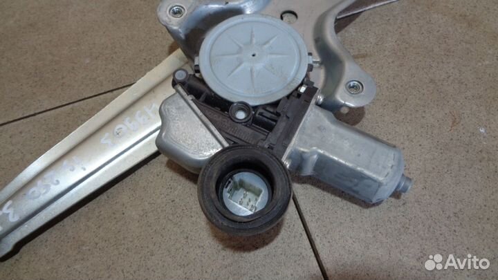 Стеклоподъемник электр. задний правый Lexus IS 20