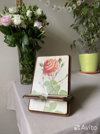 Подставка для телефона из дерева