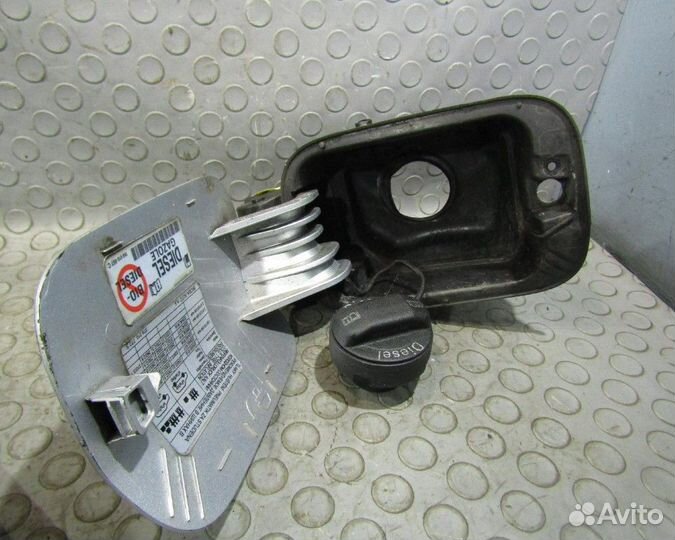 Skoda Superb 2 Лючок бензобака