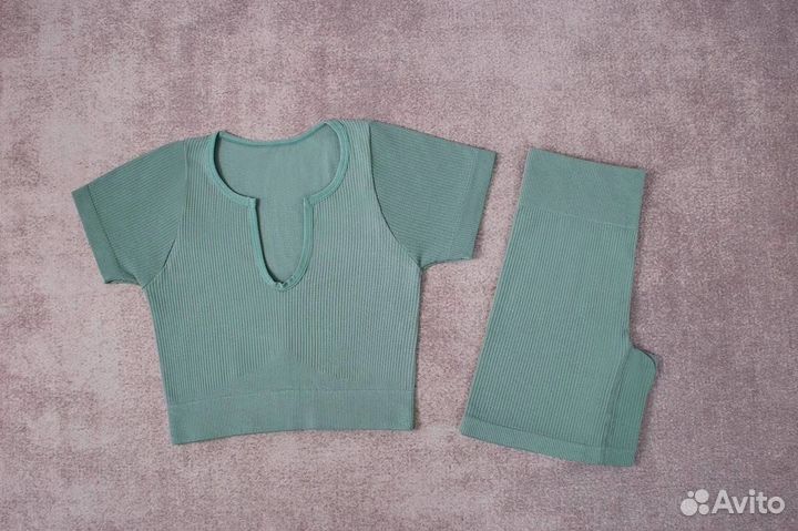 Костюмы новые