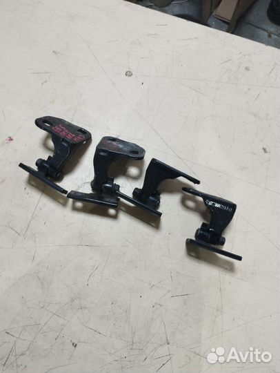 Петля передней двери BMW 7 E65 бмв 7 Е65 Е66