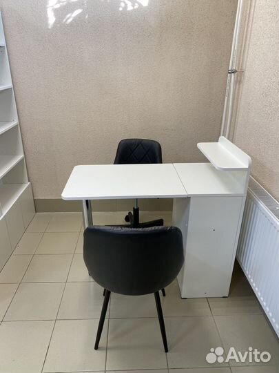 Мастер маникюра и педикюра желательно с опытом