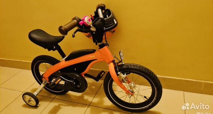 Велосипед беговел BMW