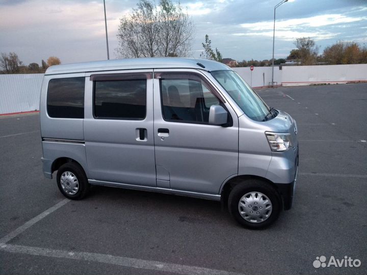 Daihatsu Hijet 0.7 AT, 2018, 70 000 км