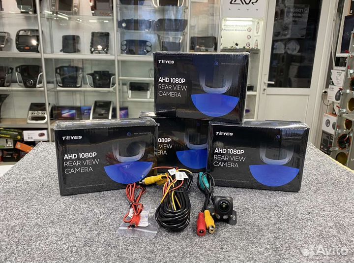 Широкоугольная камера заднего вида Teyes AHD