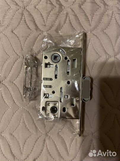 Защелка межкомнатная магнитная Carda