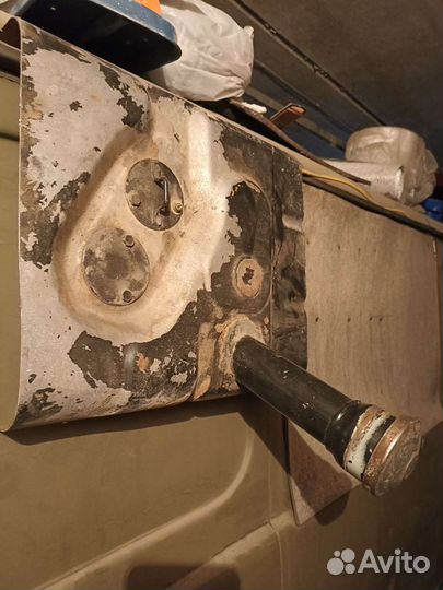 Горловина топливного бака