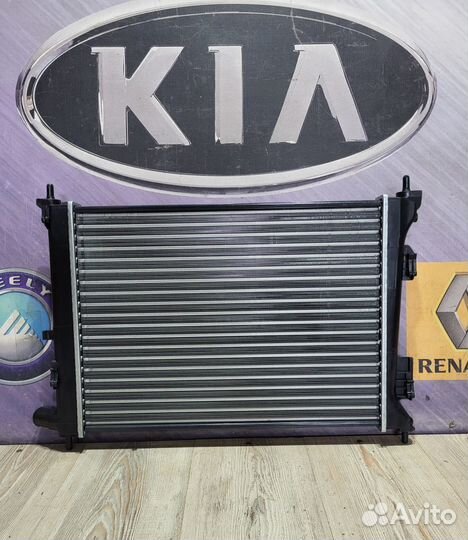 Радиатор охлаждения двигателя основной Kia RIO 3