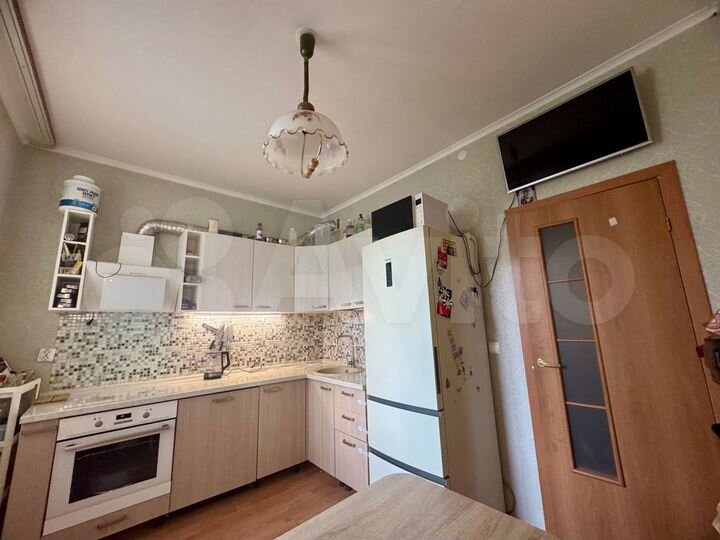 2-к. квартира, 60 м², 6/14 эт.