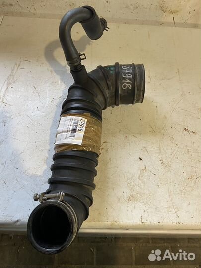 Патрубок воздушного фильтра мицубиси