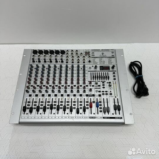 Микшерный пульт Behringer UB1832FX-PRO eurorack