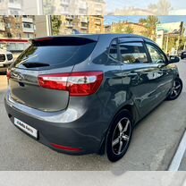 Kia Rio 1.6 AT, 2013, 133 000 км, с пробегом, цена 935 000 руб.