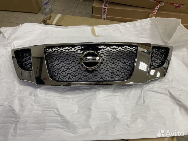 Решетка радиатора nissan Y62 с камерой 623101LL2B