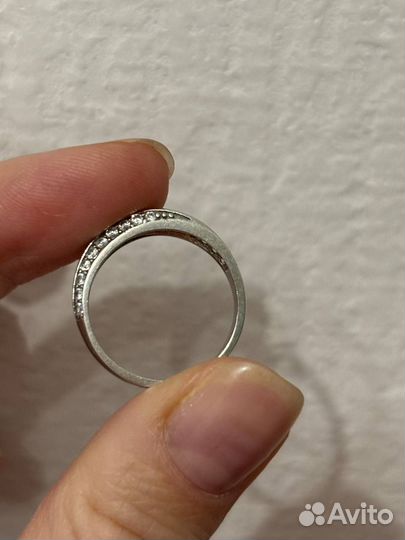 Серебряное кольцо с фианитами