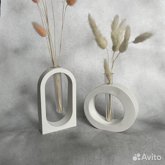 Ваза с колбой из гипса