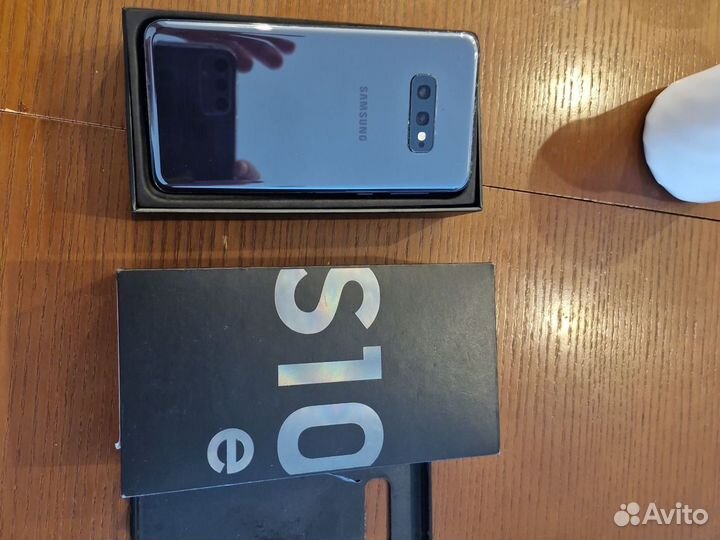 Samsung Galaxy S10e, 8/128 ГБ