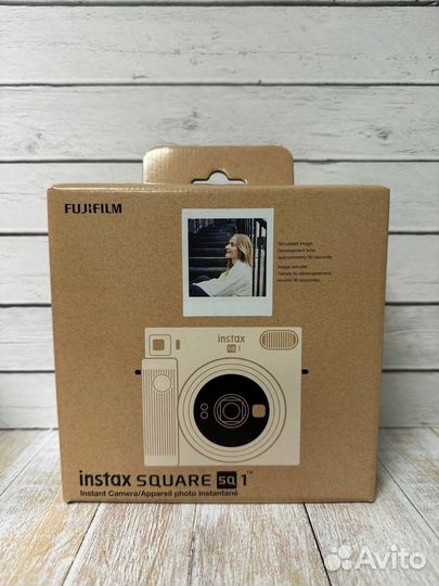Фотоаппарат моментальной печати Instax square SQ1