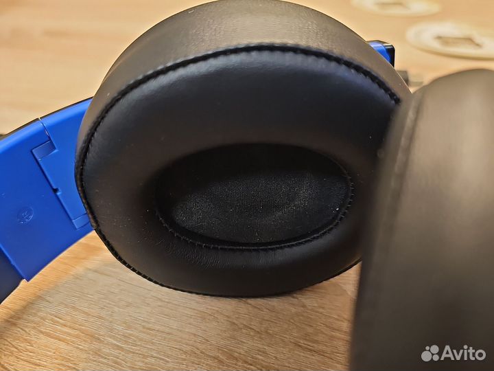 Sony Gold Wireless Stereo Headset