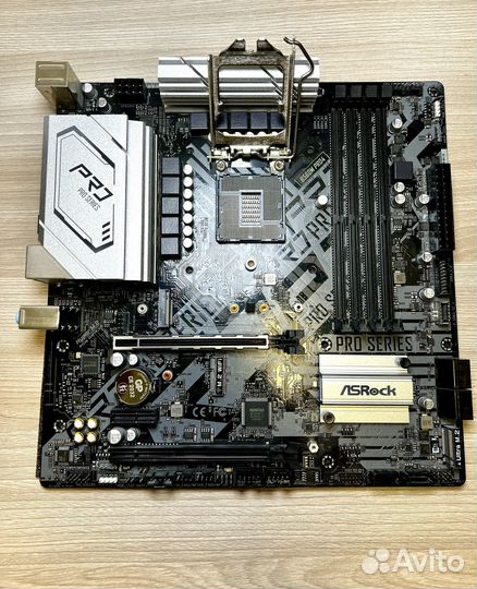 Материнская плата ASRock B560M PRO4