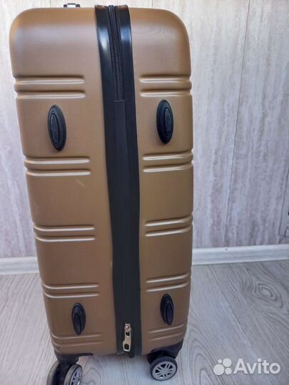 Чемодан на колесах