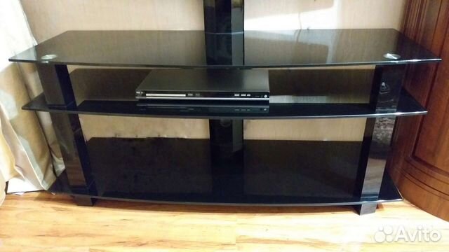 Стеклянная тумба под телевизор
