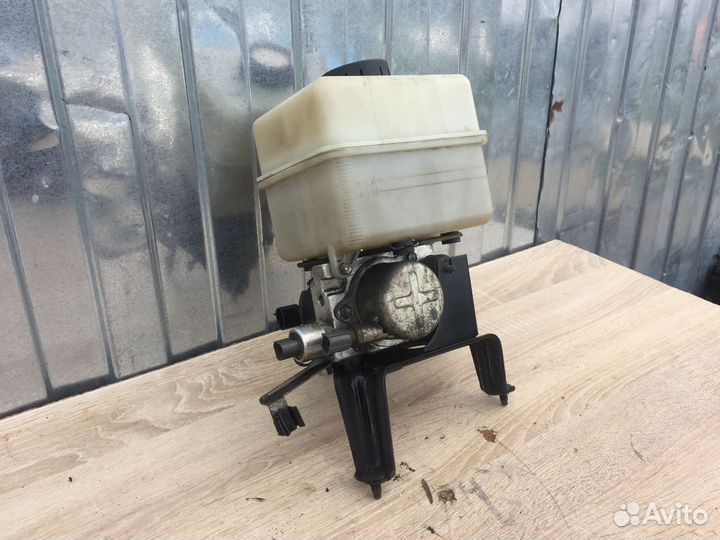 Насос гидроподвески Lexus lx470 2005г