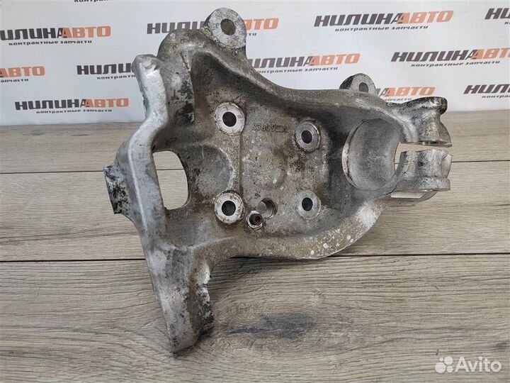 Кулак поворотный левый BMW 5 E60 E61 2003-2009