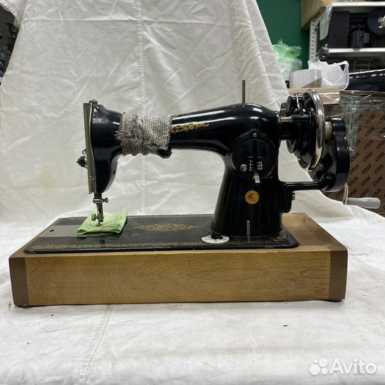 Швейная машинка Подольск рабочая в кофре (сзр)