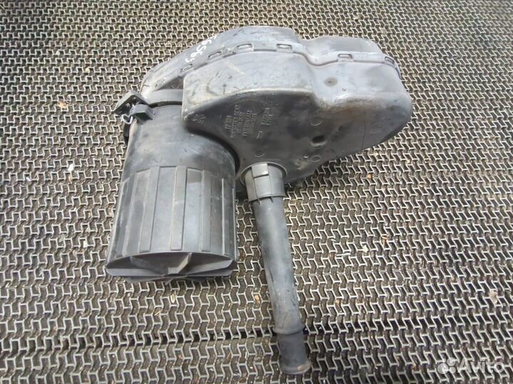 Корпус воздушного фильтра Mercedes MB 208-210 (308