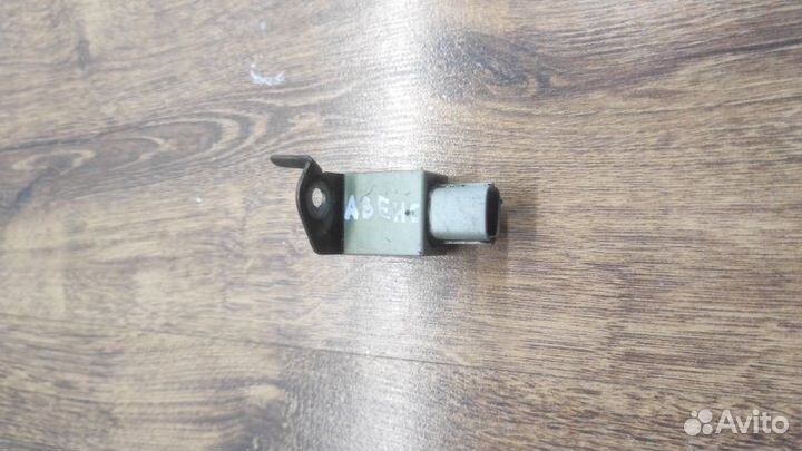 Конденсатор Toyota Avensis T250 седан 1 2008