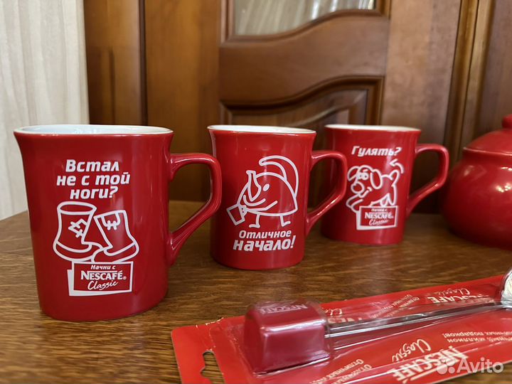 Кружки, сахарница, ложки Нескафе (Nescafe)