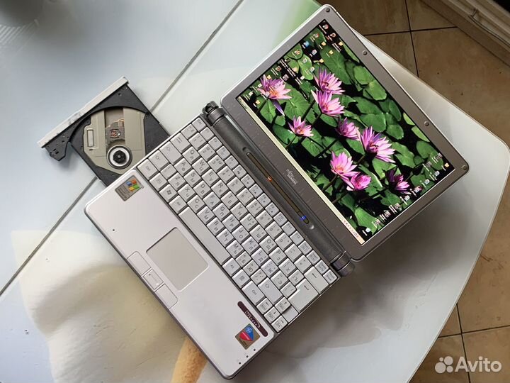 Старый Нетбук Fujitsu lifebook P7010 (Рабочий)