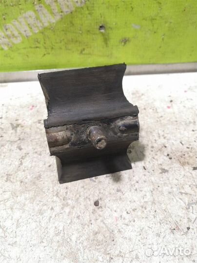 Опора двигателя Ауди 80 90 Б3