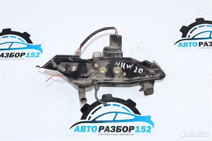 Регулятор давления тормозов Toyota Prius NHW20