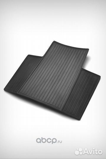 Задний коврик перемычка Toyota Hilux 8 2015-н.в