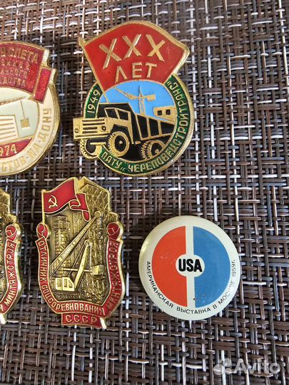 Знаки и значки СССР